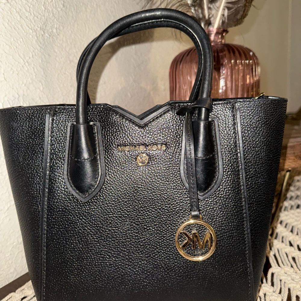 Michael Kors - Mae Small Pebbled Leather Messenger Bag